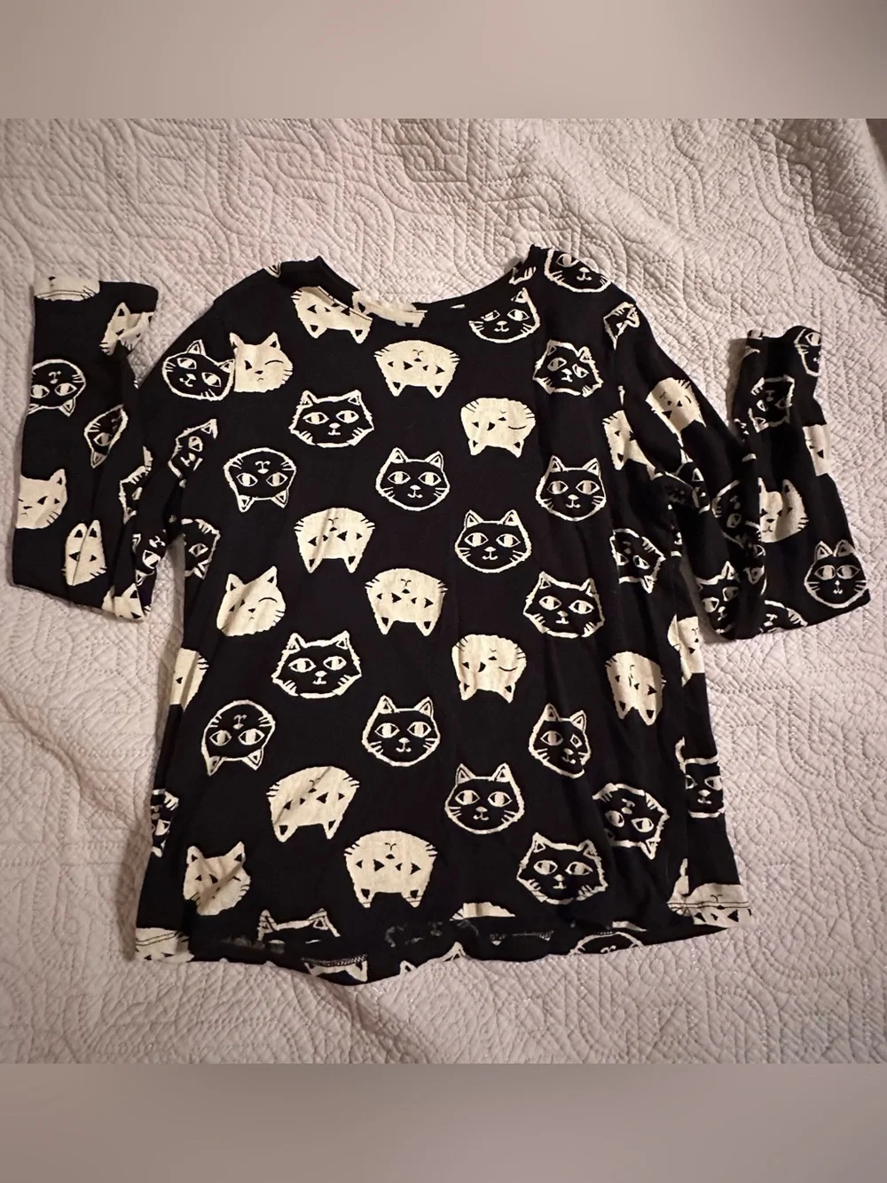 Old Navy Girls XL (14-16) Long Sleeve Crew Neck Cotton Tee Cat /Star Print